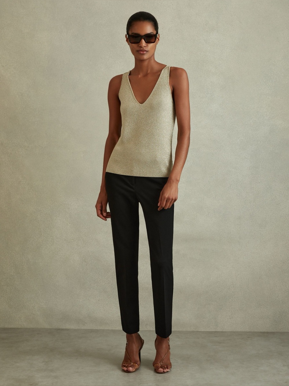 REISS Joanne Slim Fit Tailored Trousers in Black 2